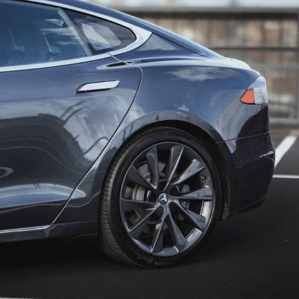 Tesla Model S lease zakelijke mobiliteitsoplossing in omgeving Roosendaal
