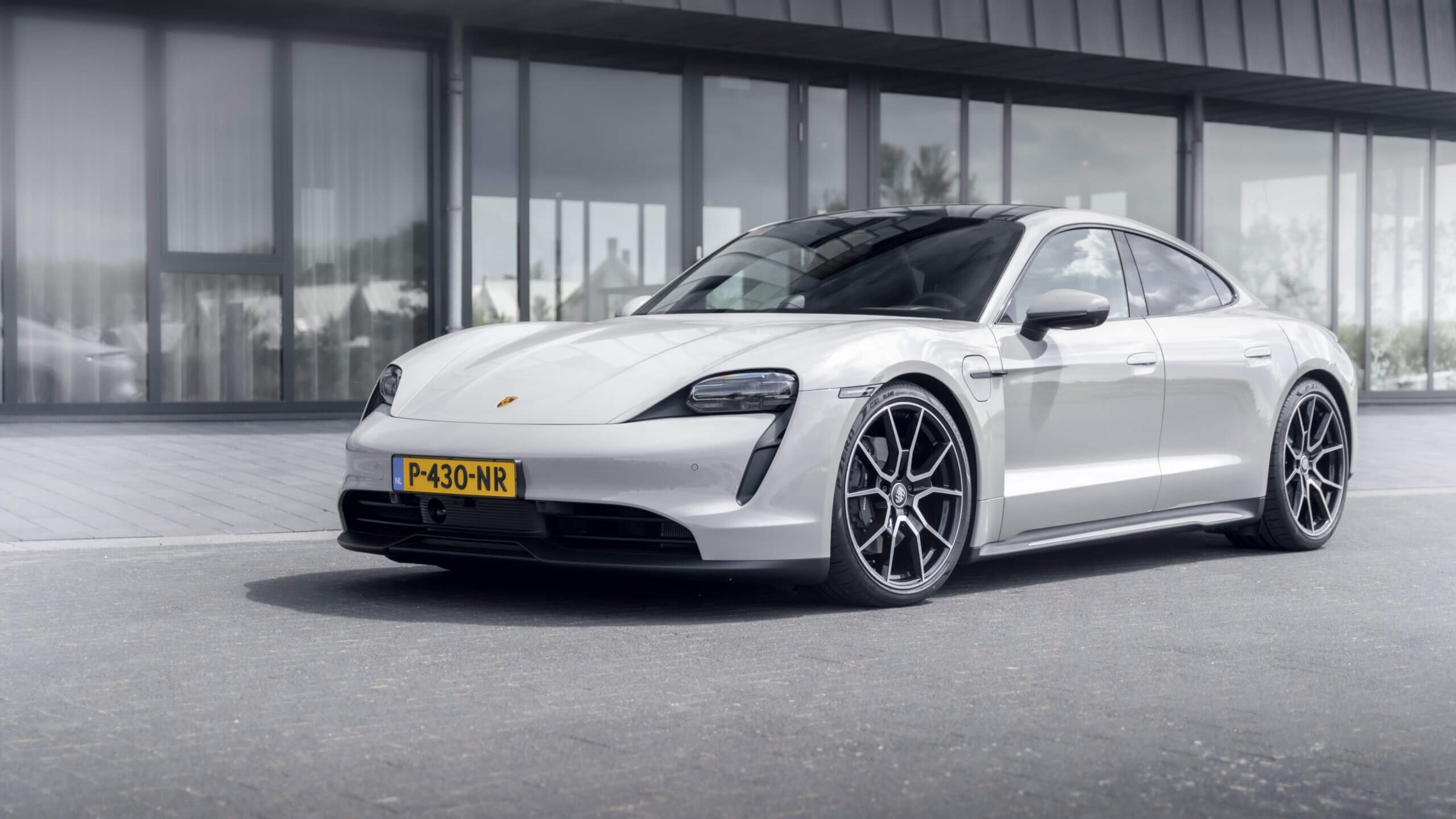 Professionele Porsche bedrijfswagens van premium kwaliteit voor zakelijke mobiliteit in Roosendaal