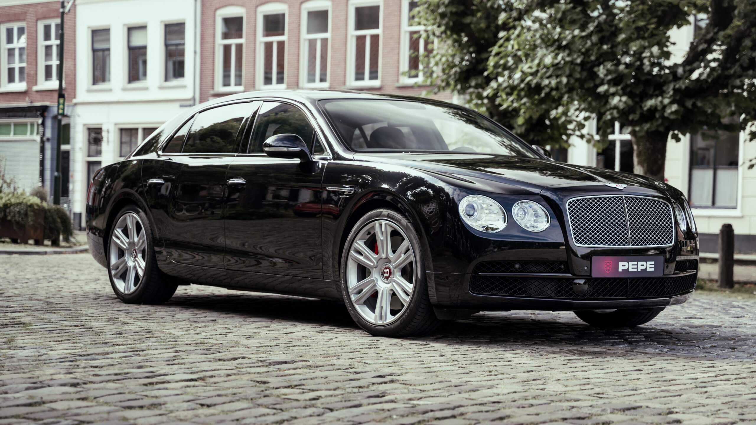 Efficiënte en krachtige Bentley bedrijfswagens voor zakelijke mobiliteit in Roosendaal